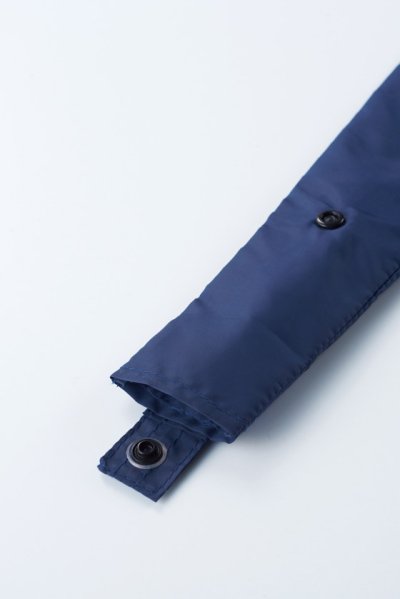 差し込むだけで広がる 長傘ポーチ